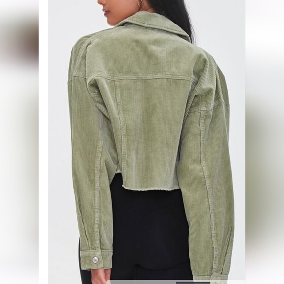Forever 21 corduroy cropped button up boxy jacket Sage green SZ M raw cut hem - Picture 3 of 7